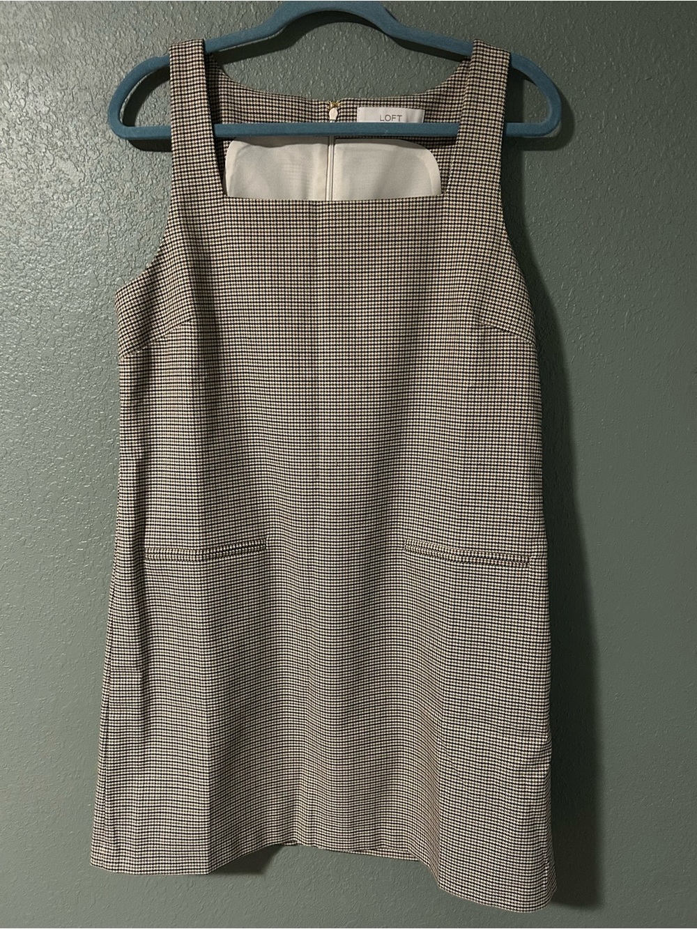 LOFT black, brown and beige houndstooth mini dress in a size 8 #houndstooth #min